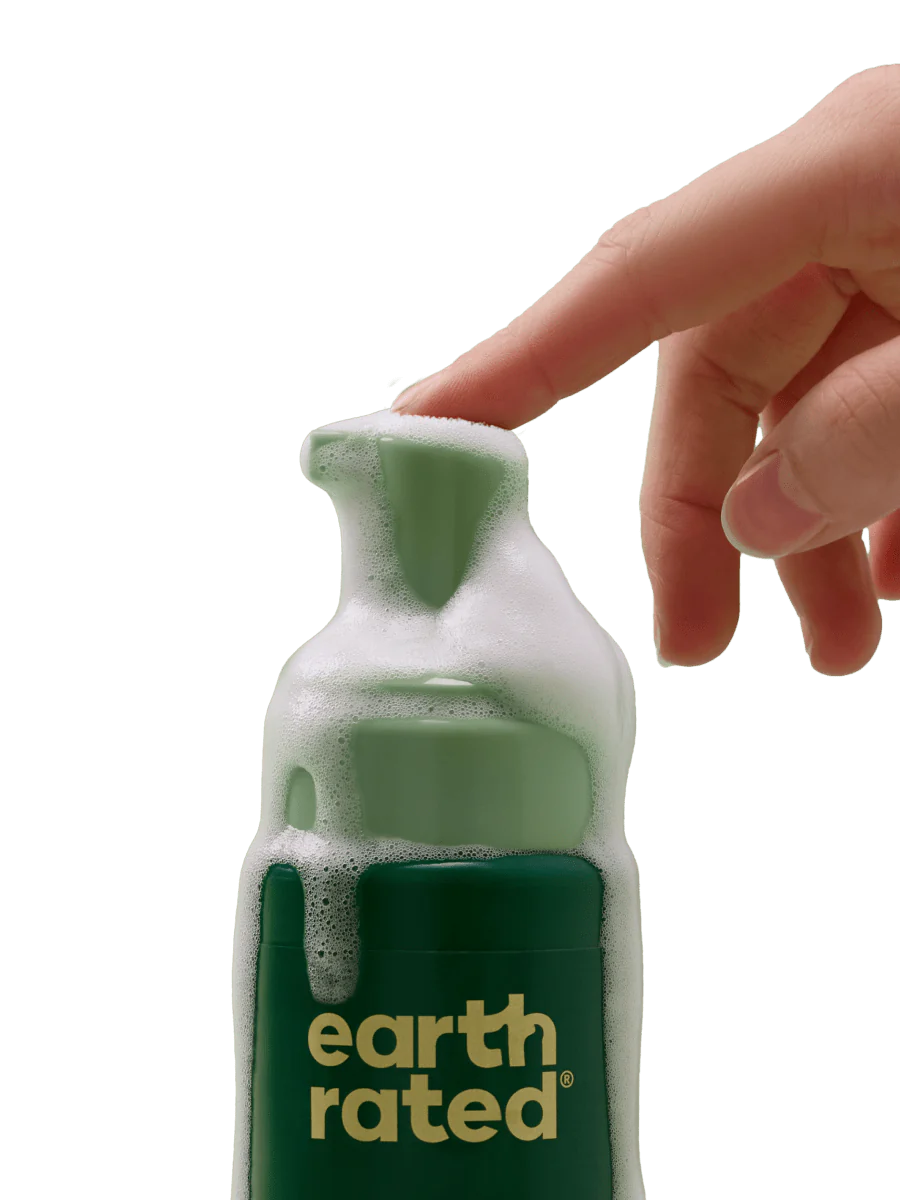 Luxurious foam from Earth Rated No-Rinse Dog Shampoo pump, ready to be applied to your dog’s coat for easy, stress-free cleaning.