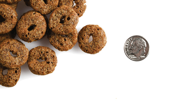 Highlighting the benefits of Fromm Crunchy O's Blueberry Blast - low calorie and whole grain.